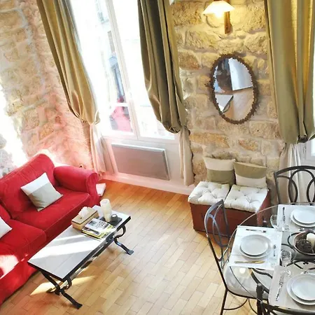 Authentic Marais Apartment *