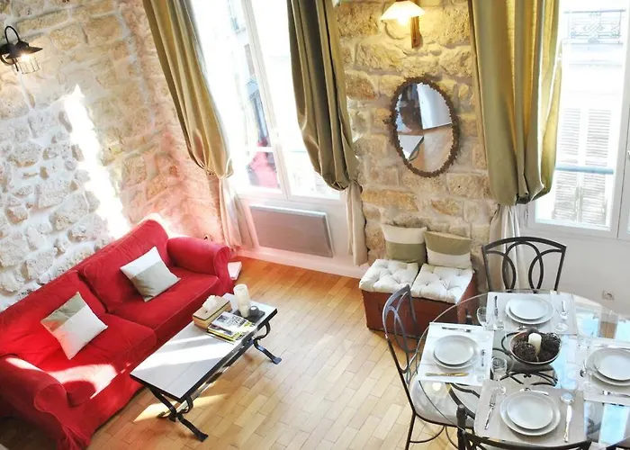 Authentic Marais Apartment *