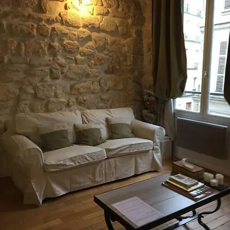 Authentic Marais Appartement
