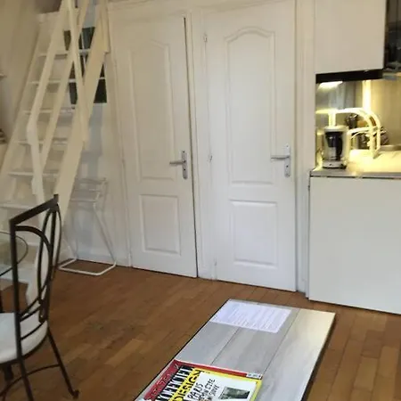 Authentic Marais Appartement *