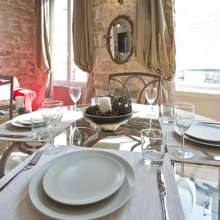 Authentic Marais Appartement *